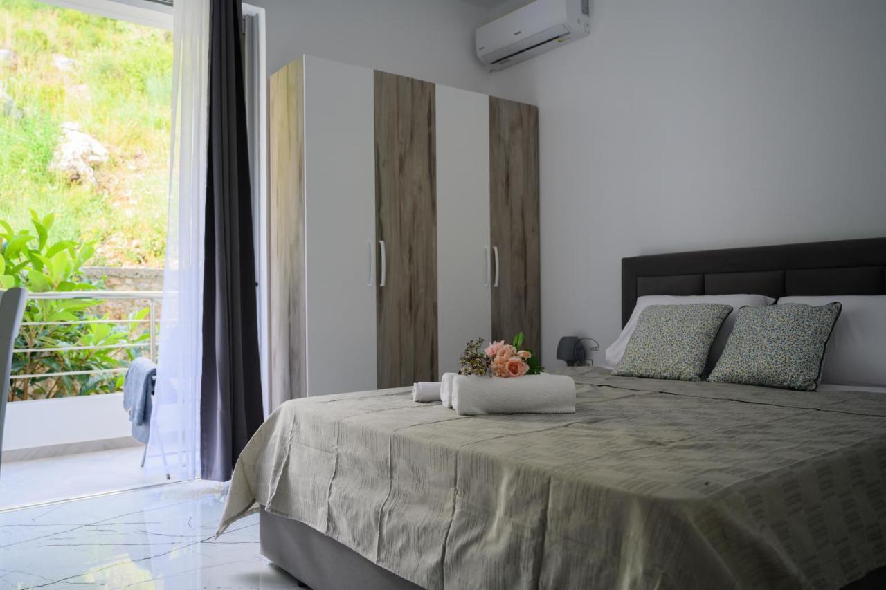 Ionian Pearl Apartment Dhërmi Екстериор снимка