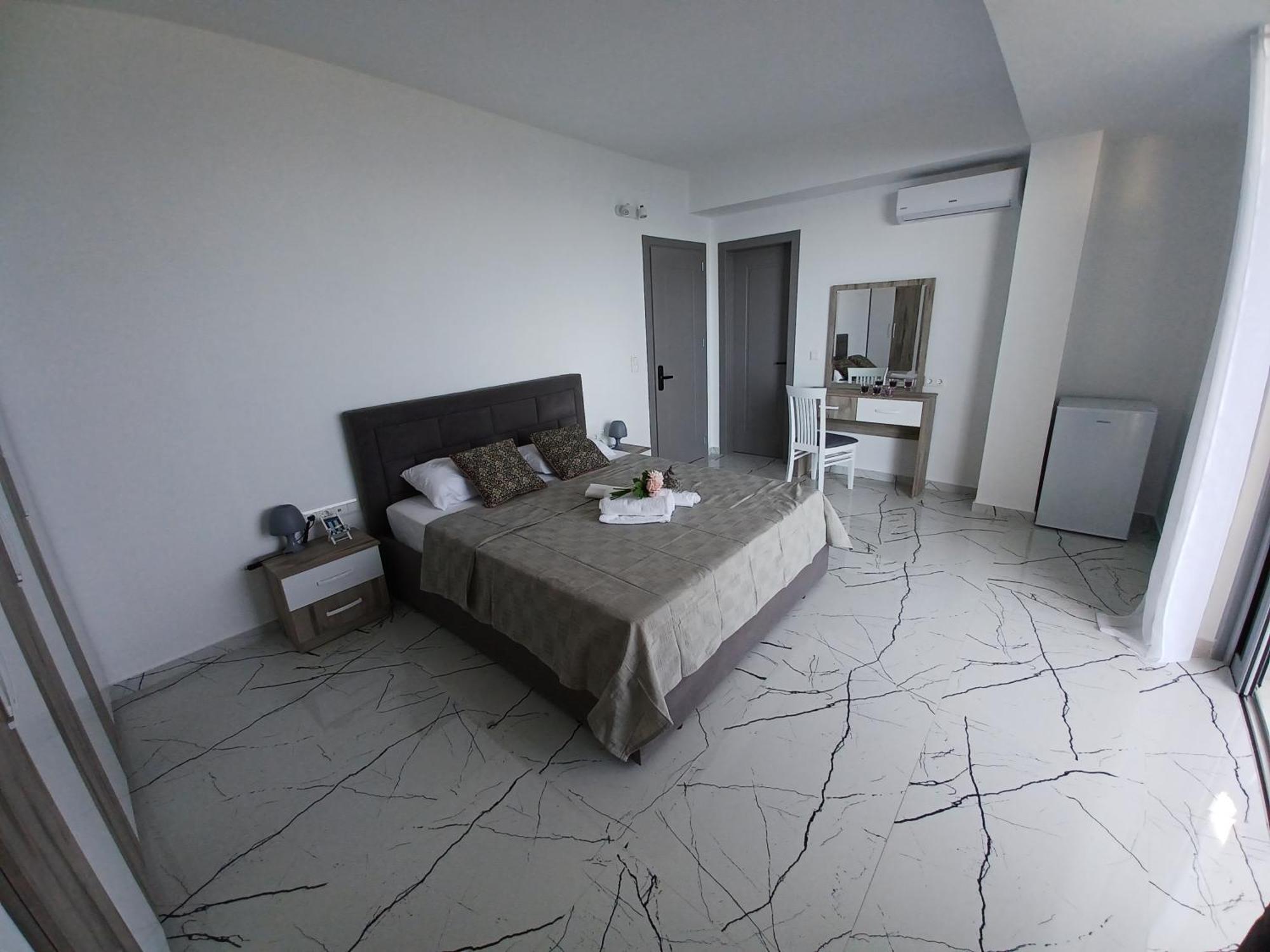 Ionian Pearl Apartment Dhërmi Екстериор снимка