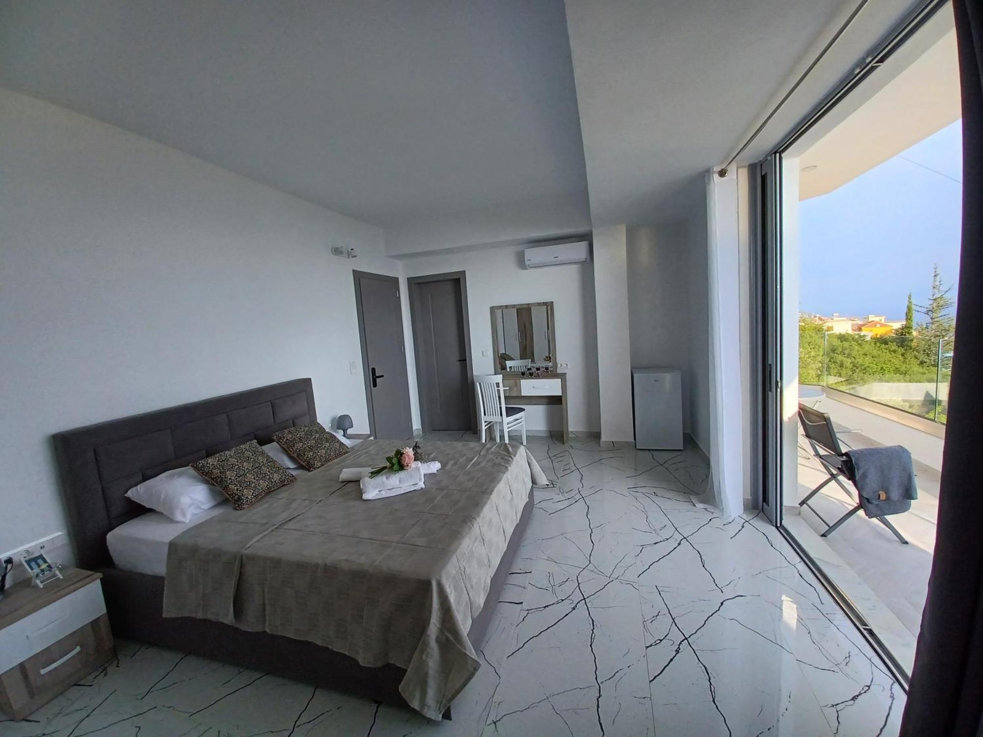 Ionian Pearl Apartment Dhërmi Екстериор снимка
