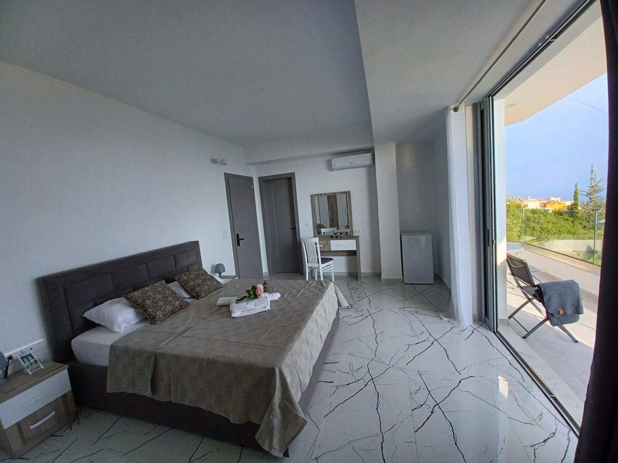 Ionian Pearl Apartment Dhërmi Екстериор снимка