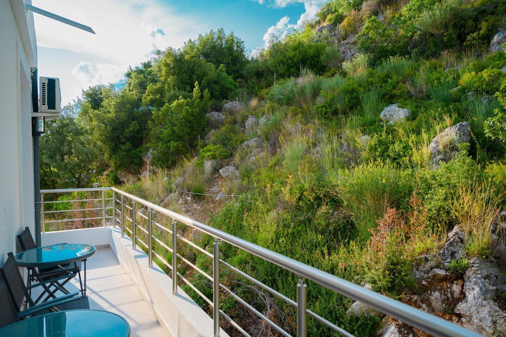 Ionian Pearl Apartment Dhërmi Екстериор снимка